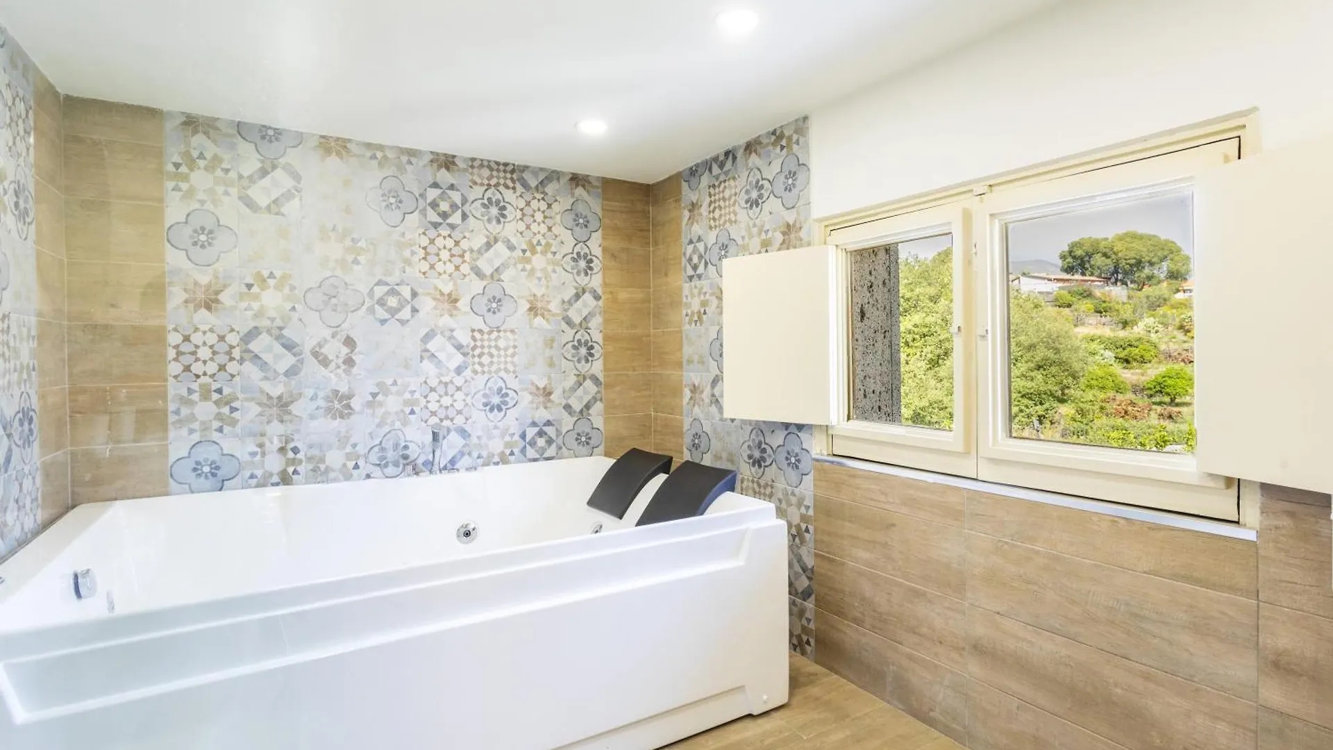Badima - Villa Con Piscina Aci Sant'Antonio Italy